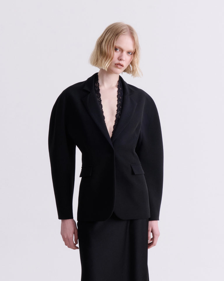 BLACK TAILORED BLAZER