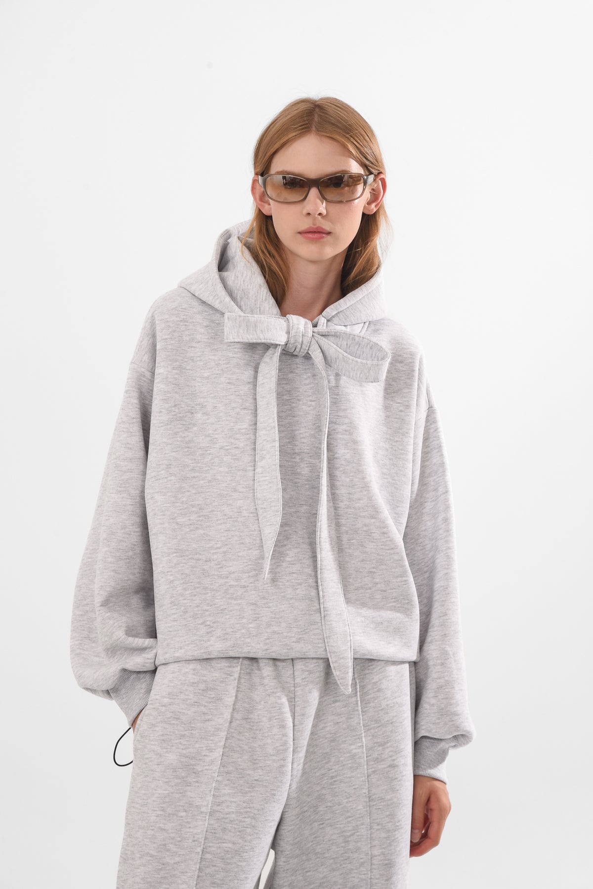 ARATA HOODIE |GREY