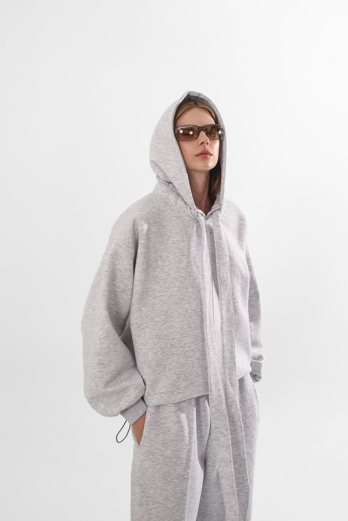 ARATA HOODIE |GREY