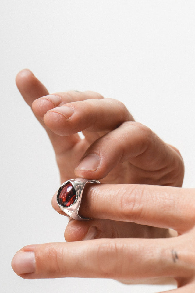 NA135 TEARDROP RING COGNAC RED