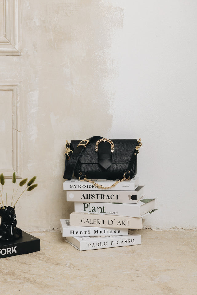 "MOVING ON" BLACK GOLD SHOULDER BAG