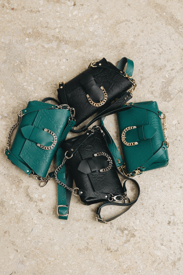 "MOVING ON" BLACK GOLD SHOULDER BAG