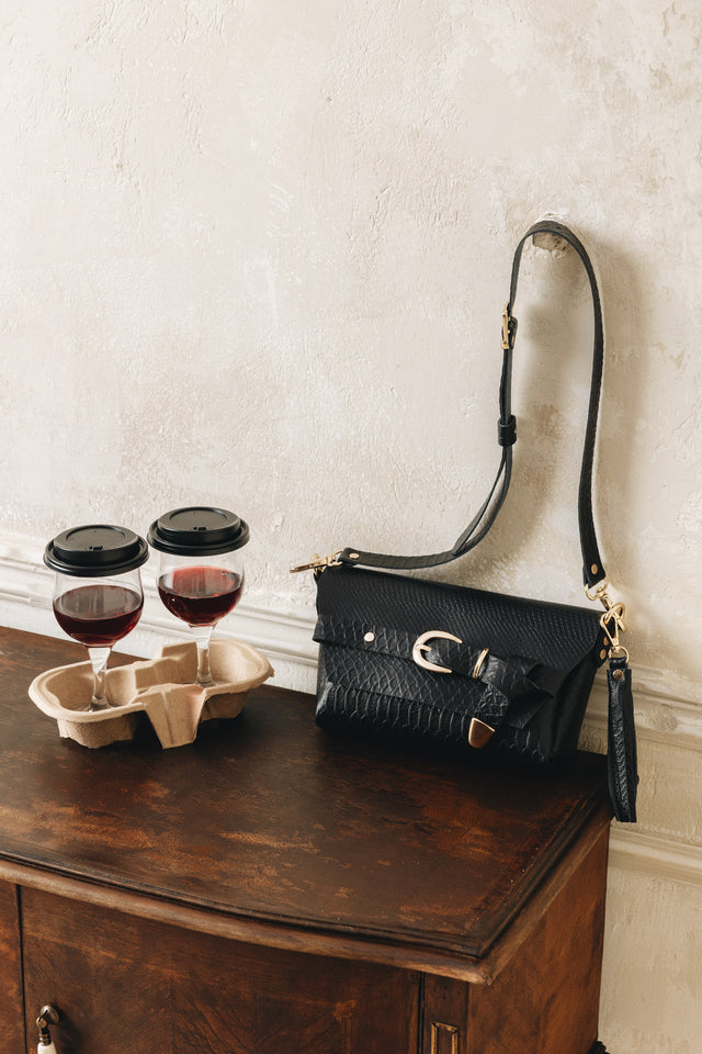 "REGRET ME" BLACK GOLD SHOULDER BAG