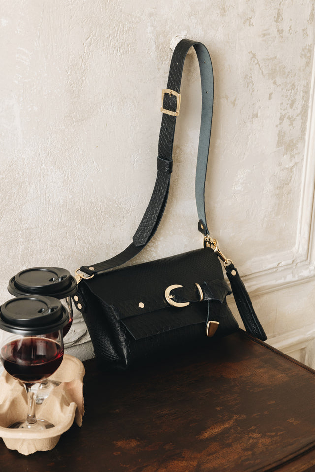"REGRET ME" BLACK GOLD SHOULDER BAG