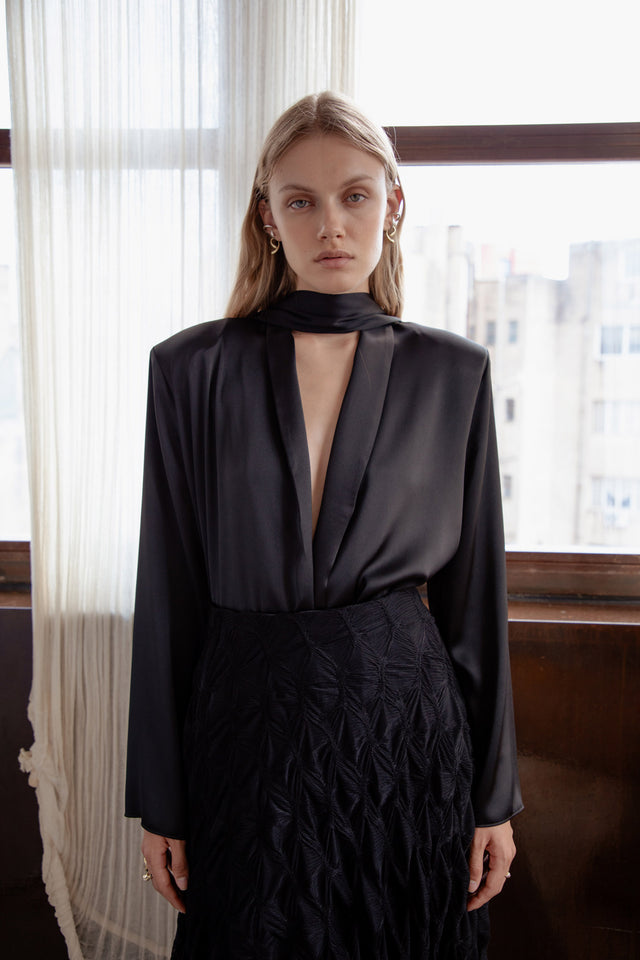 RHIA BLAZER SATIN BLACK
