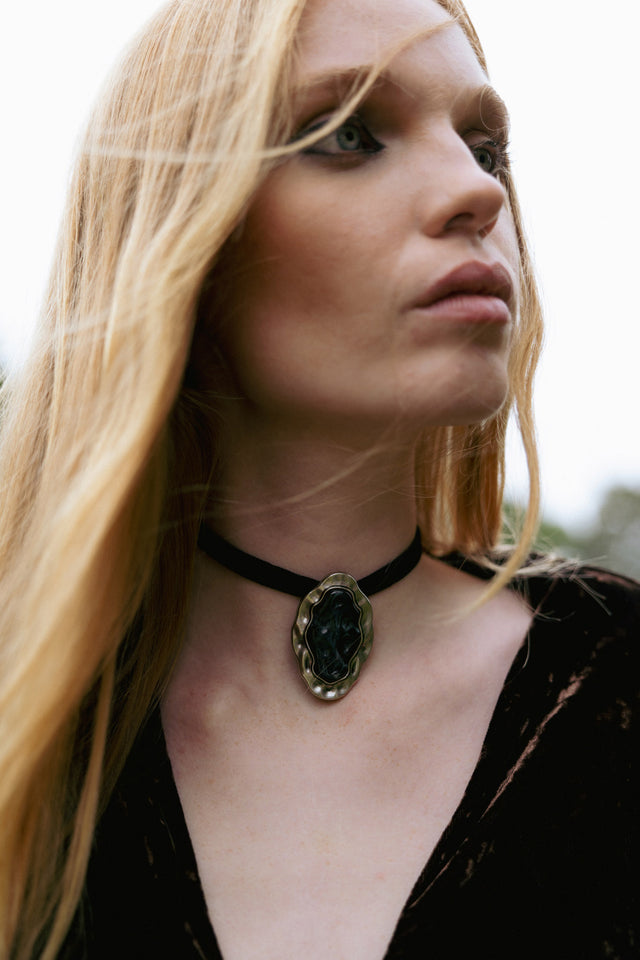ONYX CHOKER BELT