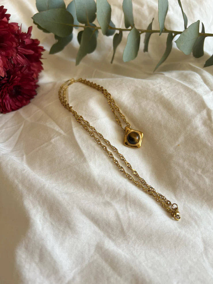 LEA NECKLACE
