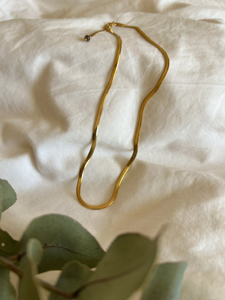 LARA NECKLACE