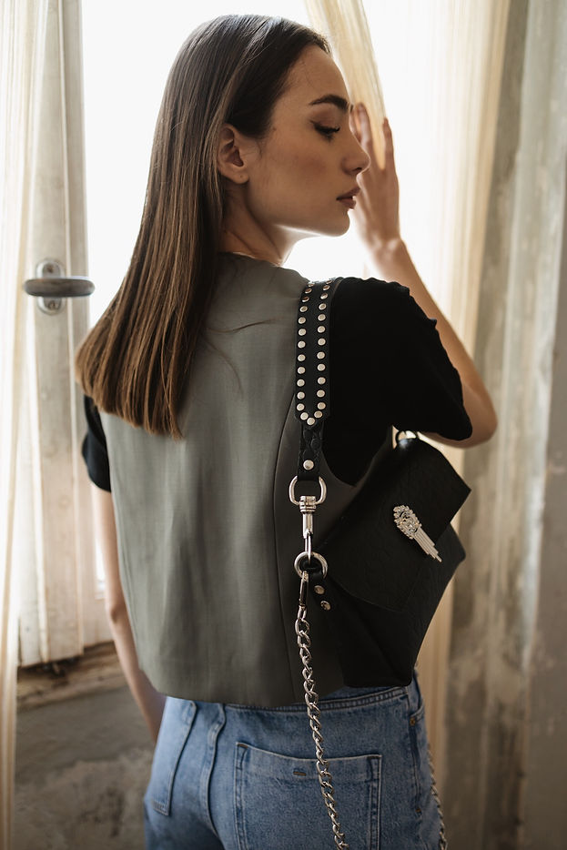 "ON MY MIND" BLACK SHOULDER BAG