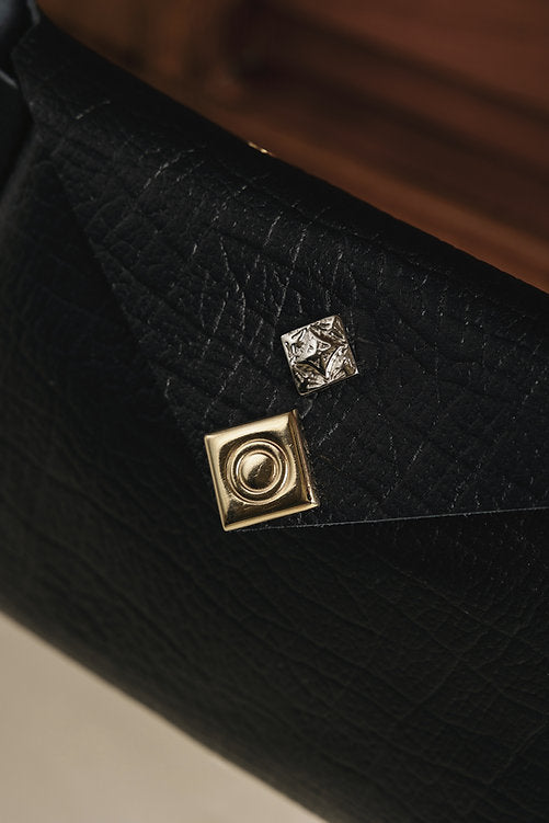 "BEAUTIFUL THINGS"BLACK GOLD SHOULDER BAG
