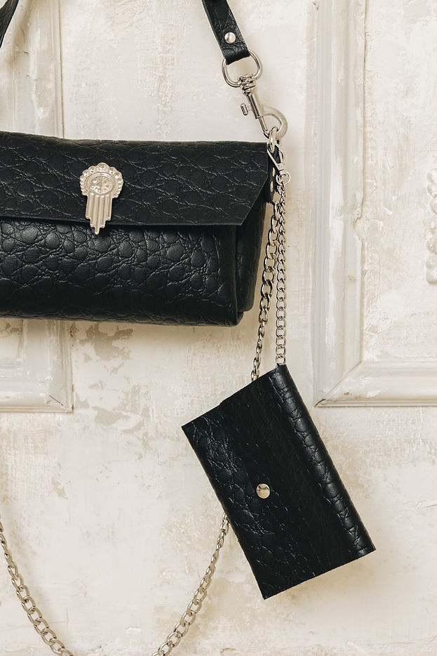 "ON MY MIND" BLACK SHOULDER BAG