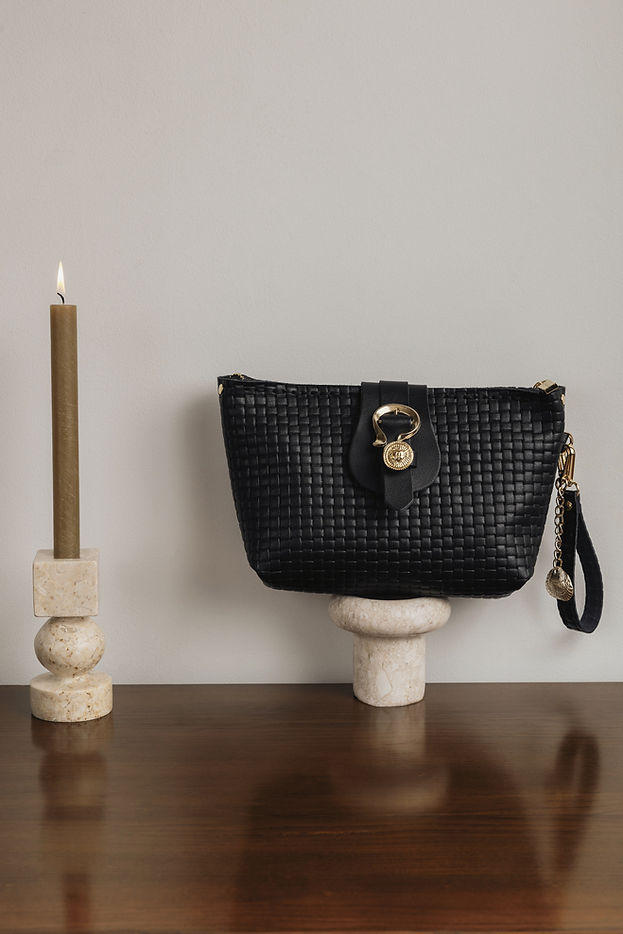 "LA ISLA BONITA" BLACK GOLD CLUTCH BAG