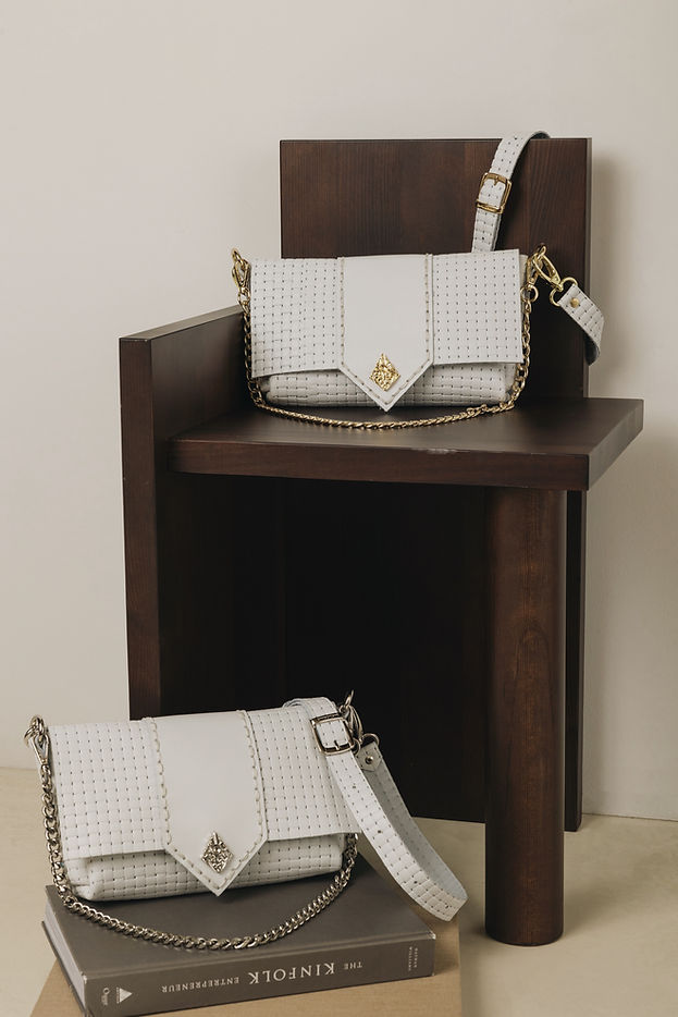 "OLD AND WISE" WHITE NICKEL SHOULDER BAG