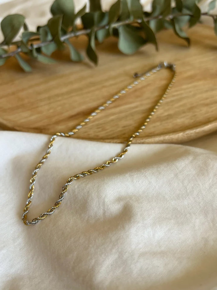 LUNA NECKLACE