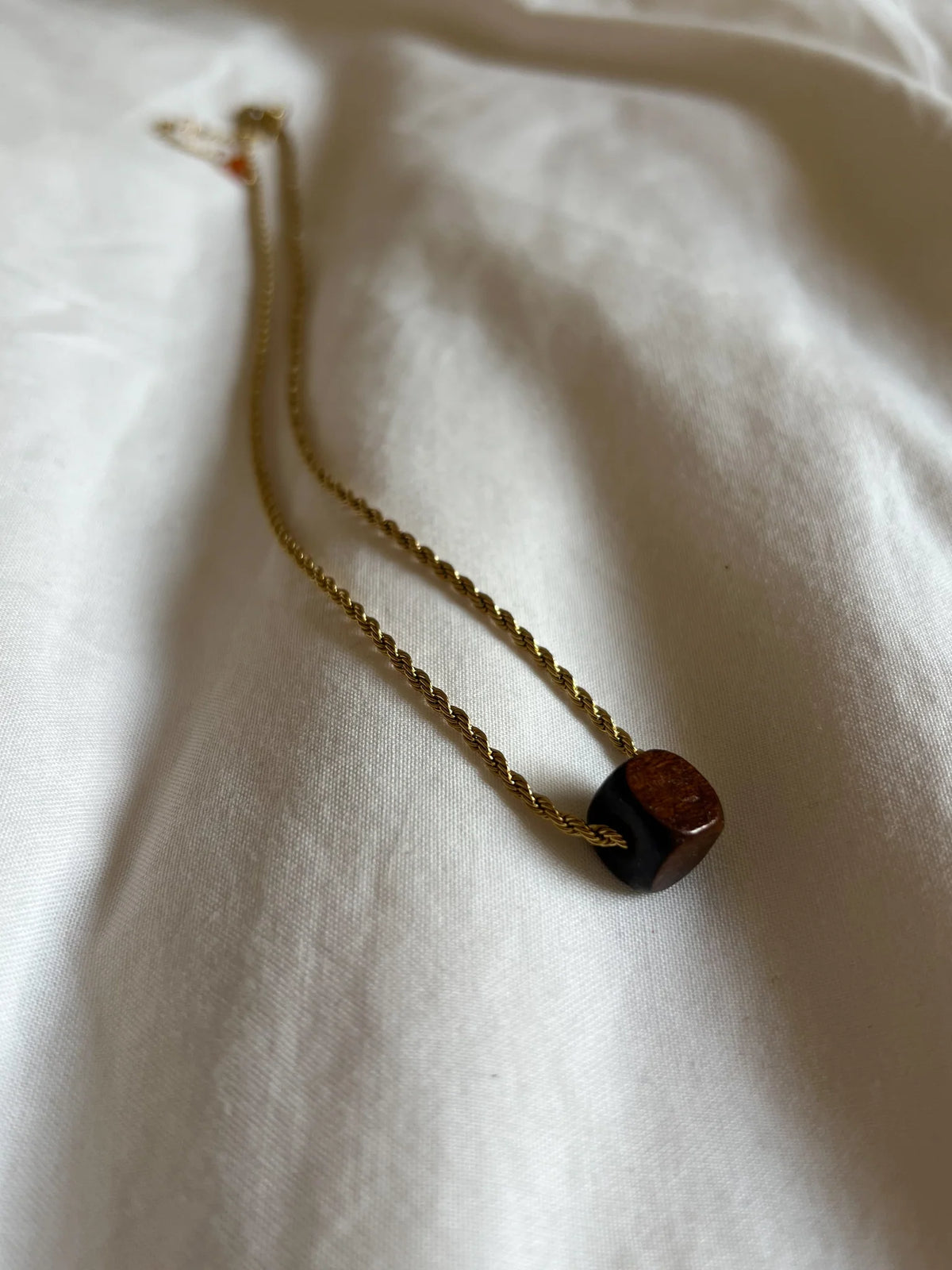 DEBBIE NECKLACE