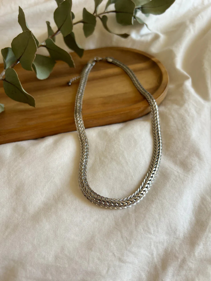 RAYA NECKLACE