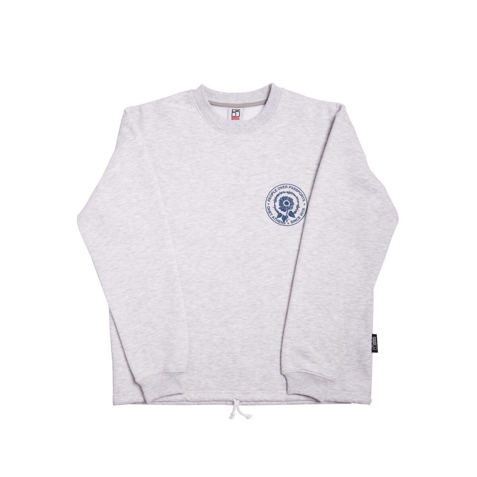 LIGHT GREY CREW-NECK SWEATSHIRT PEOPLE OVER PASSPORTS