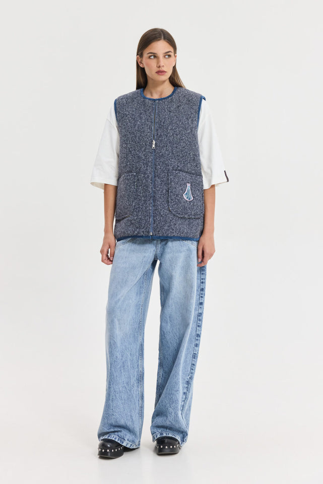 TITAN VEST GREY