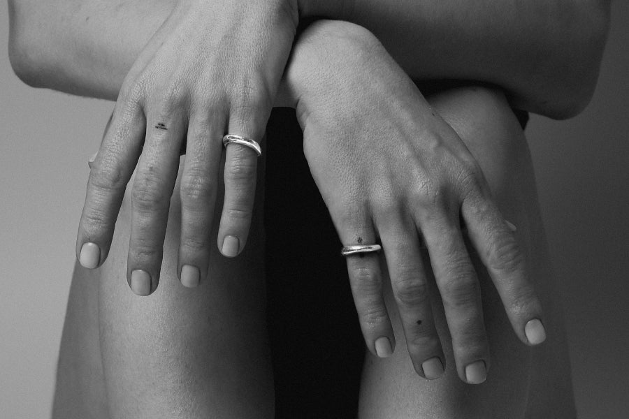 NA019 OVAL PINKY RING