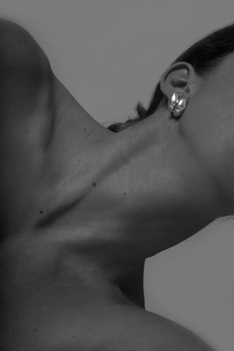 NA058 SMALL HALF HOOP EARRINGS