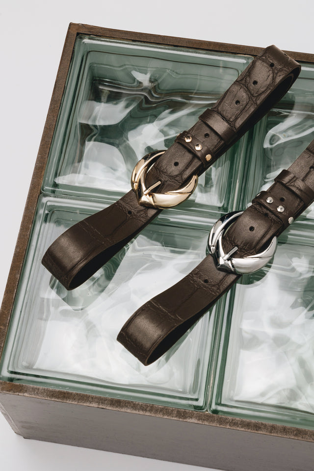 "WANDERING STAR" BROWN NICKEL LEATHER BELT