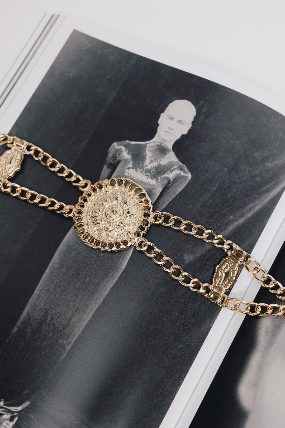 "ANTHEM" GOLD CHAIN BELT