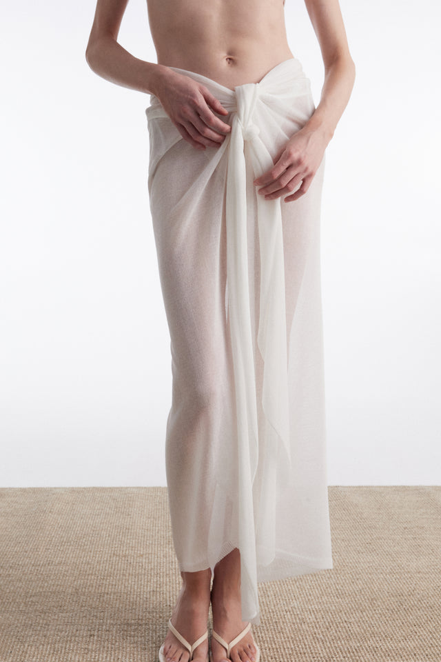 No.26 KNITTED SARONG WHITE