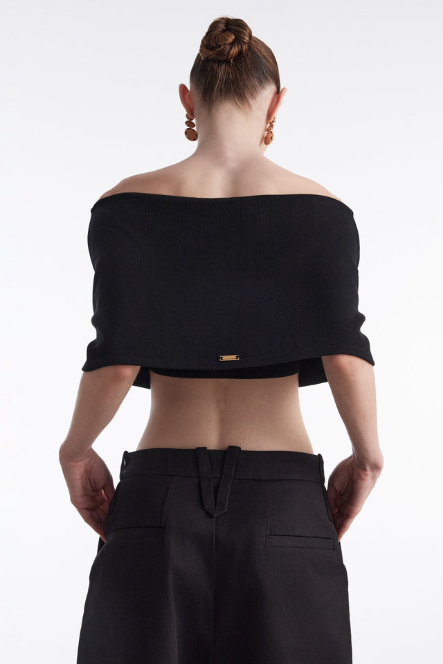 FINE LINE KNITTED TOP BLACK