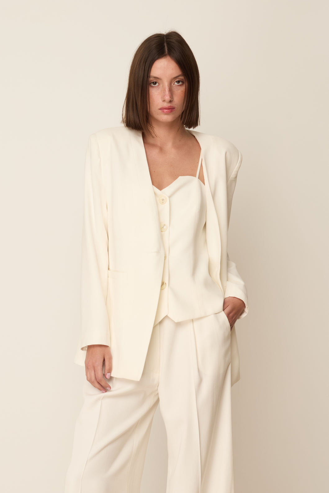 JACKET WITH BUTTON WHITE