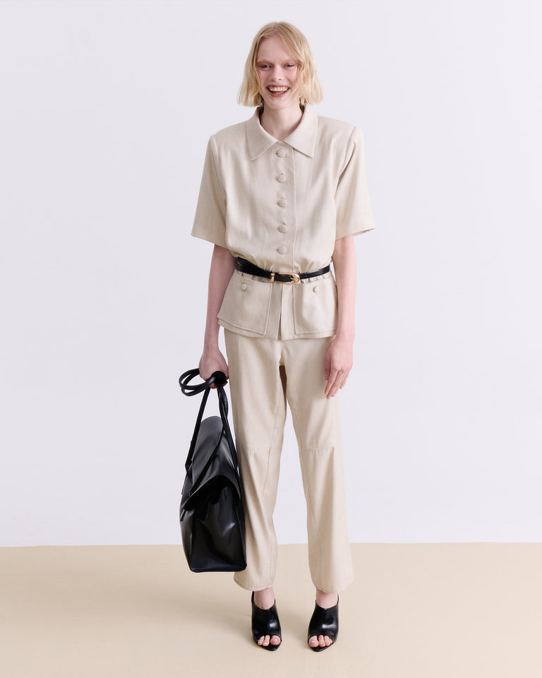 BEIGE SHORTSLEEVE TAILORED TOP