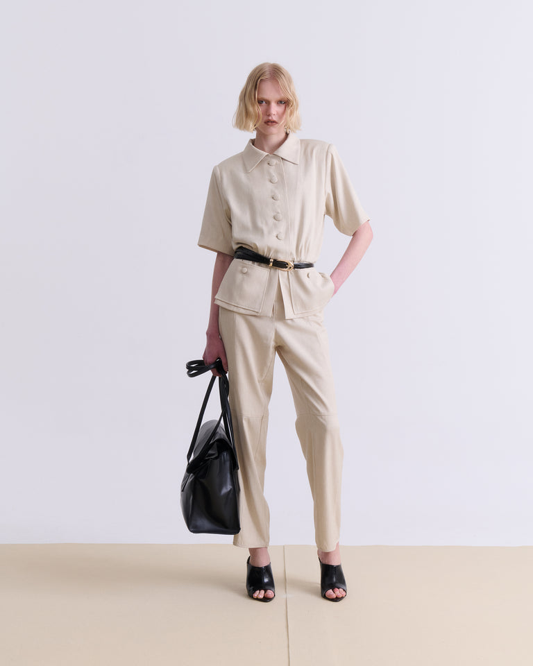 BEIGE SHORTSLEEVE TAILORED TOP