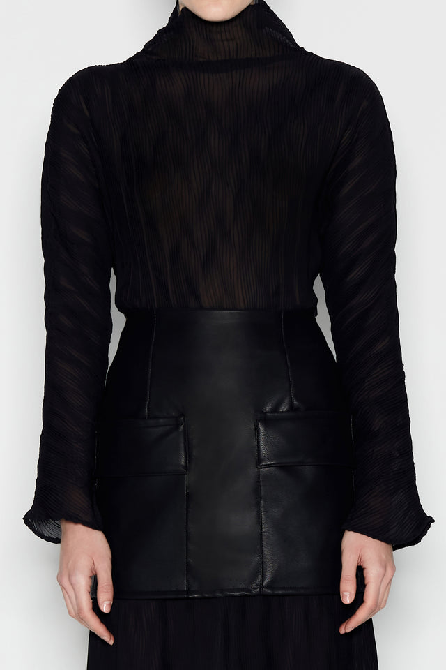 BLACK SWAN BLOUSE PLISE