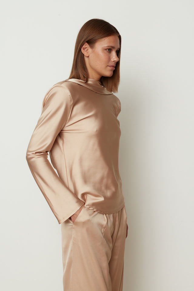 SLEEK DRAPING BLOUSE BEIGE