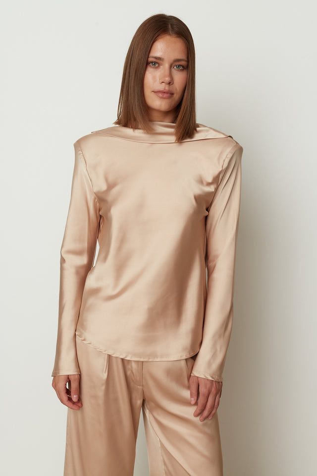 SLEEK DRAPING BLOUSE BEIGE