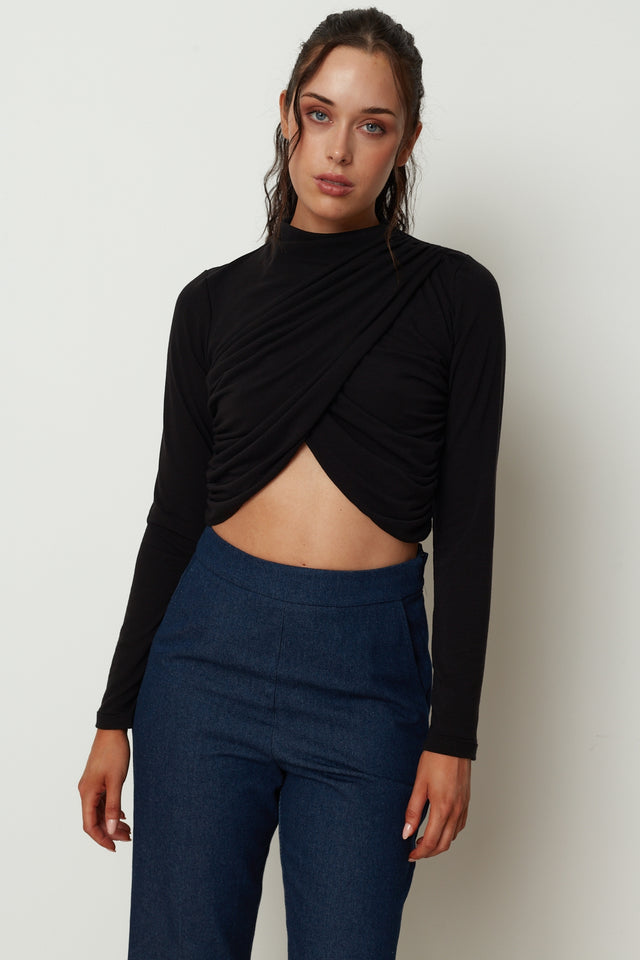 CROSSOVER DRAPED TOP BLACK