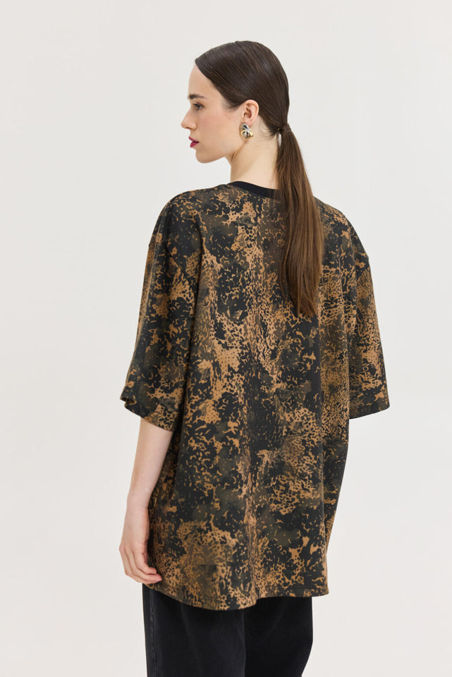 CHEETAH T-SHIRT BORN FROM DREAMS