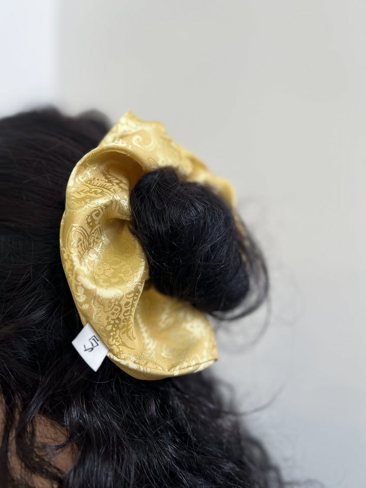 CALI SCRUNCHIE YELLOW