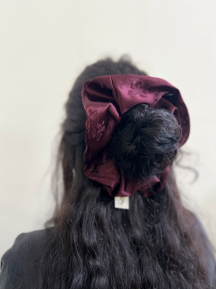 CALI SCRUNCHIE PLUM