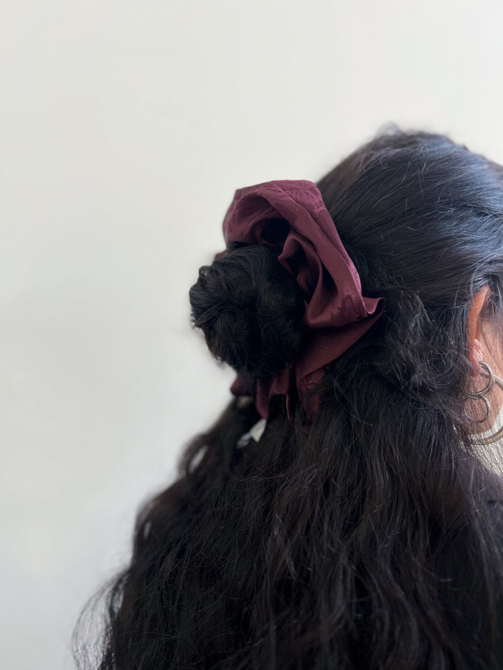 CALI SCRUNCHIE PLUM