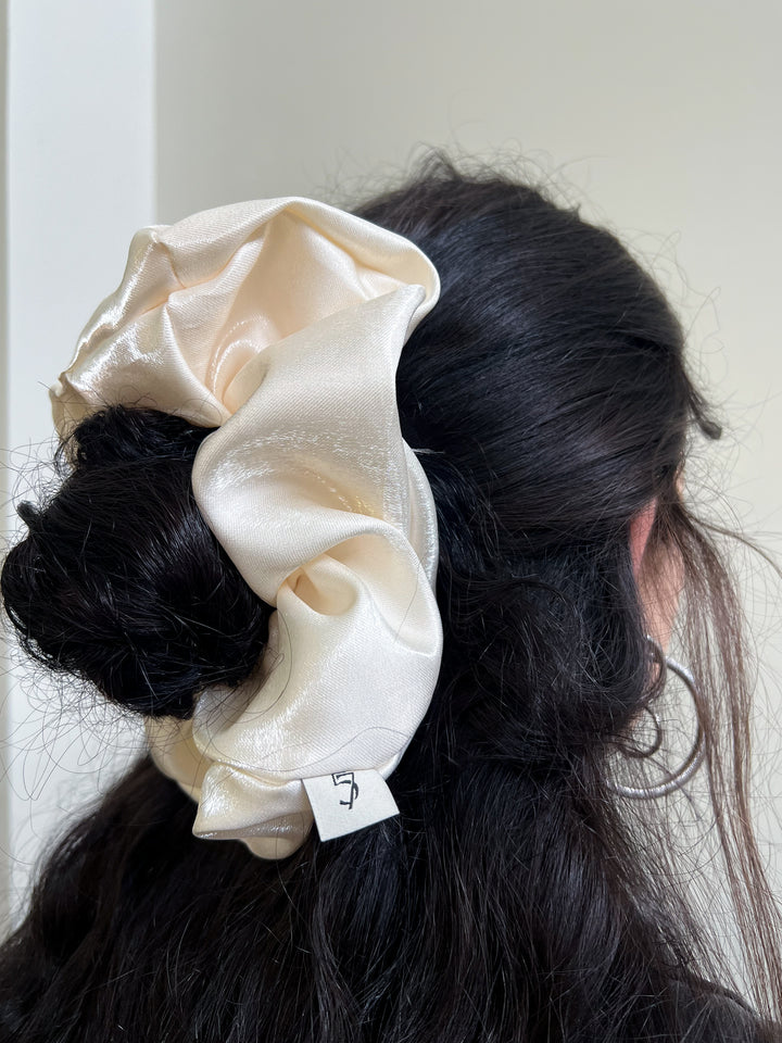 CALI SCRUNCHIE IVORY