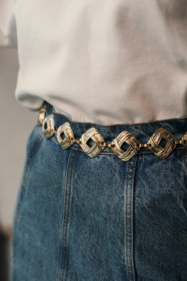 "LAND OF CONFUSION" GOLD CHAIN BELT
