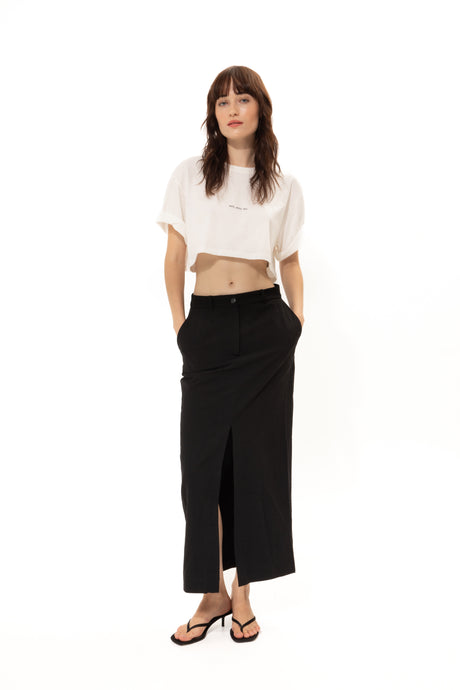 BLACK STRAIGHT-LINE MIDI SKIRT