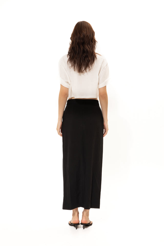 BLACK STRAIGHT-LINE MIDI SKIRT