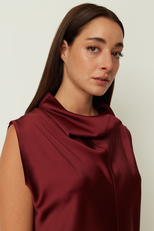 HIGH NECK DRESS BORDEAUX
