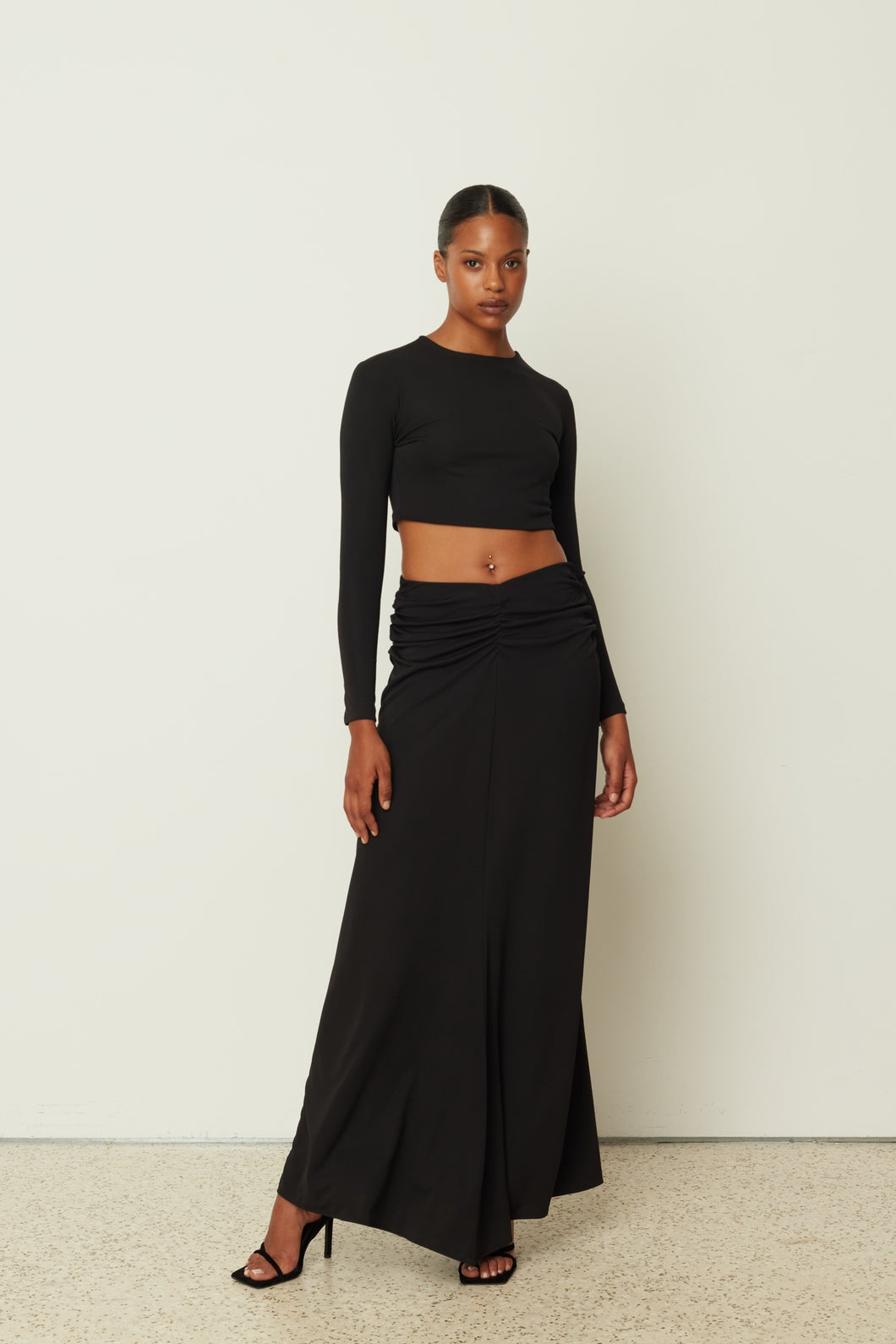 DRAPE SKIRT BLACK