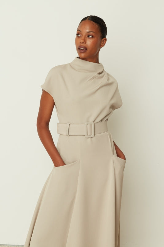 SIGNATURE DRESS BEIGE