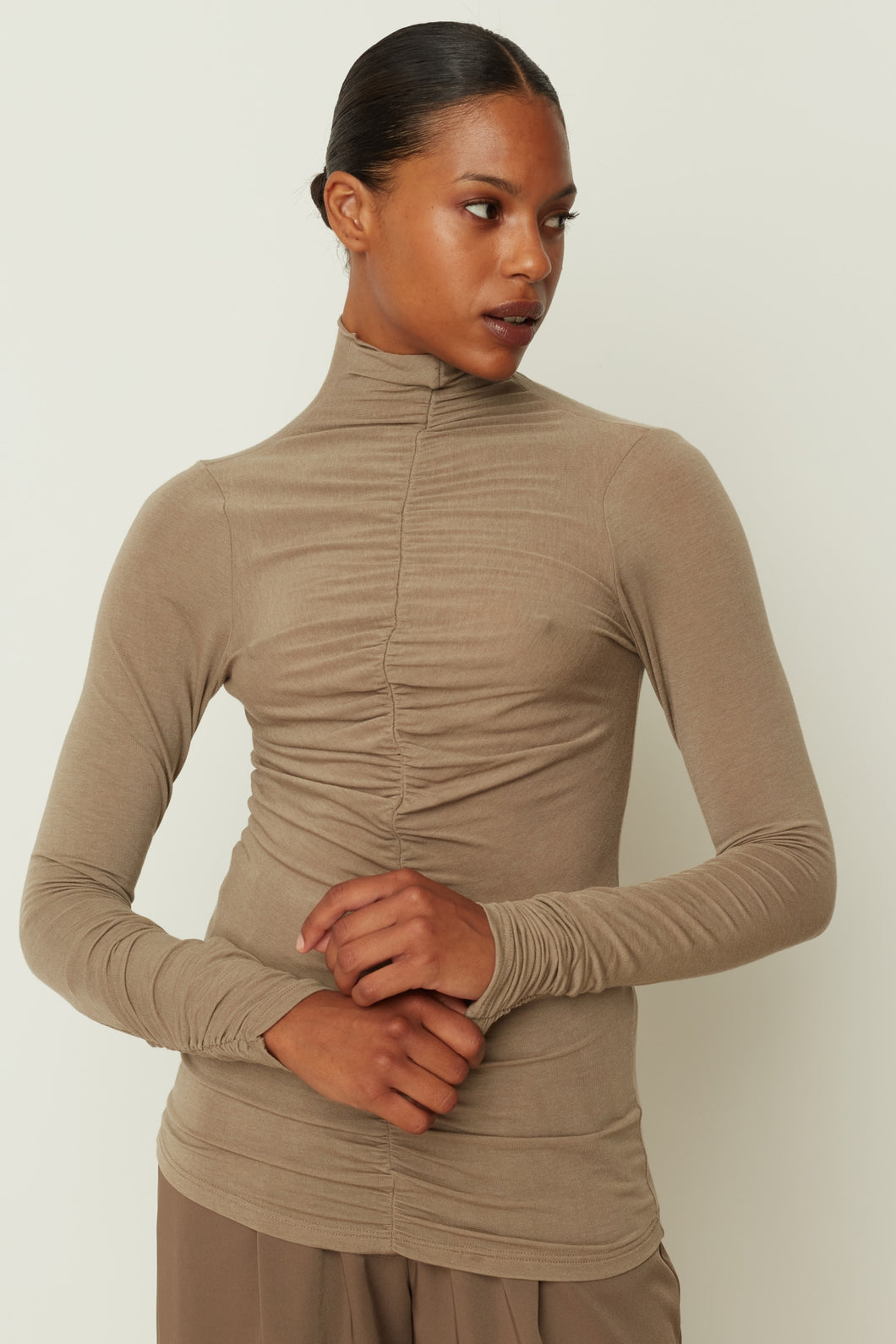 RUFFLED HIGH NECK TOP BEIGE ONE SIZE