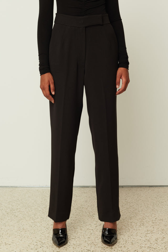 STRAIGHT PANTS BLACK