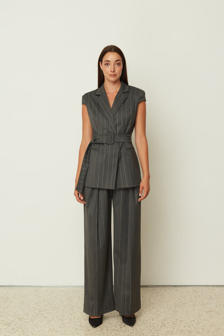 PANTS WITH PLEATS GREY
