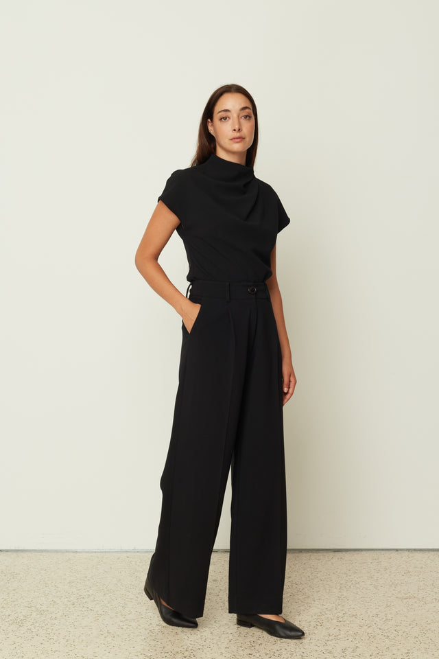 BLACK SIGNATURE TOP